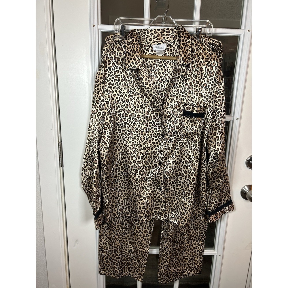 Vintage Kathryn Leopard Print Satin Pajama Set 1XL Button Up Top Pants 90s